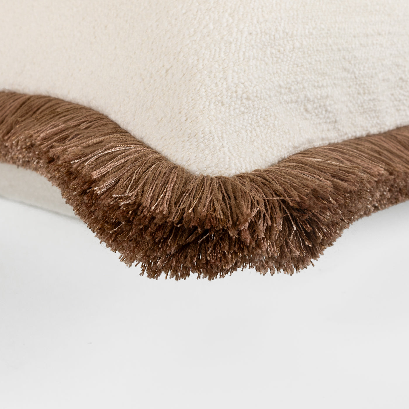 Boucle with clove fringes