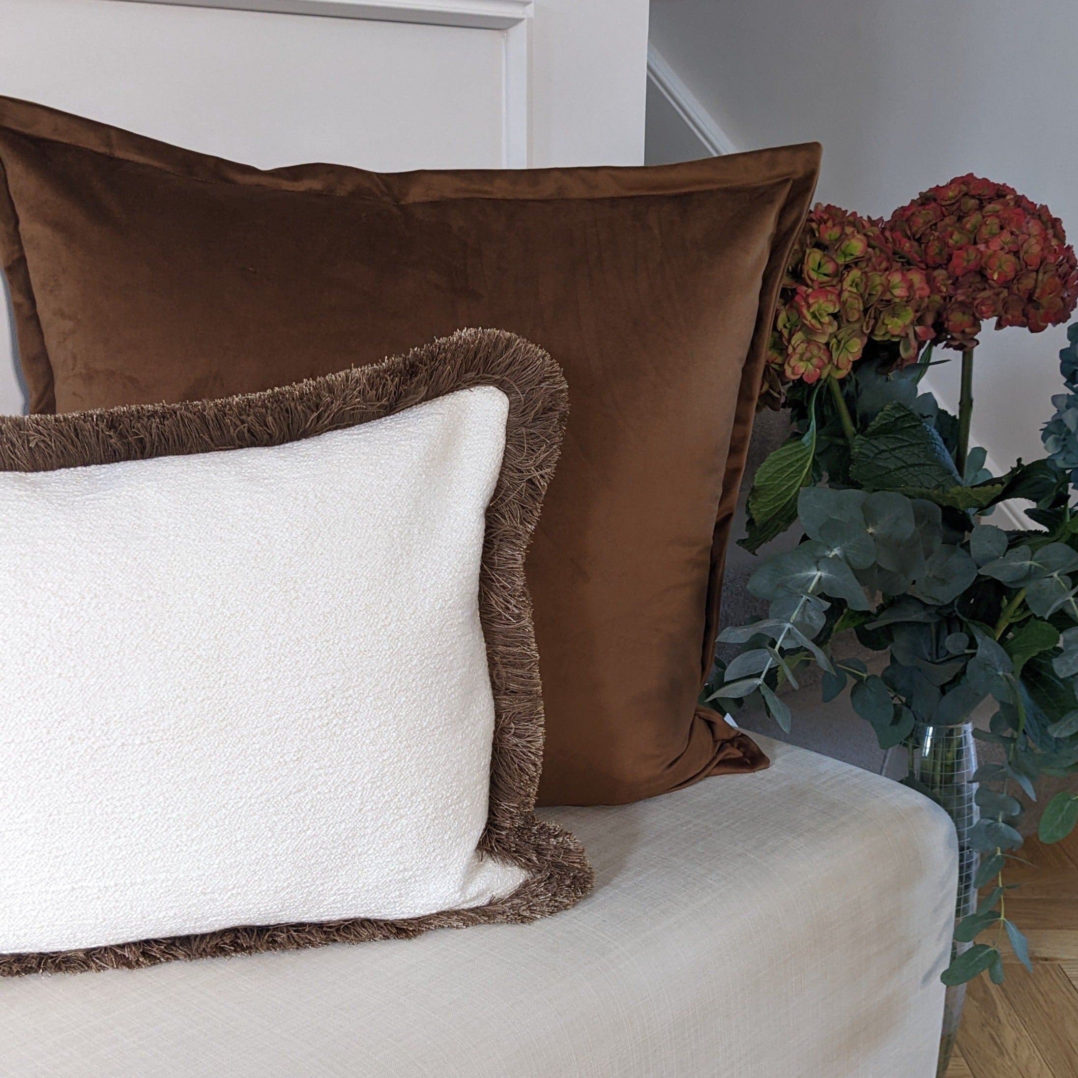 Boucle with clove fringes